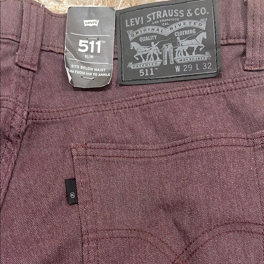 Levi's men’s 511 Slim Fit Jeans in Burgundy W29 L32